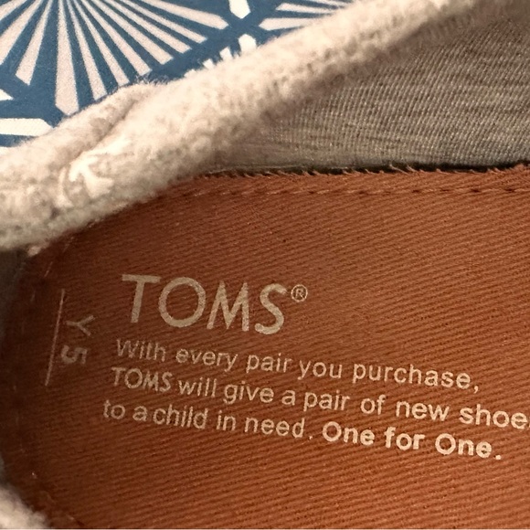 Like new snowflake Toms - Picture 3 of 9